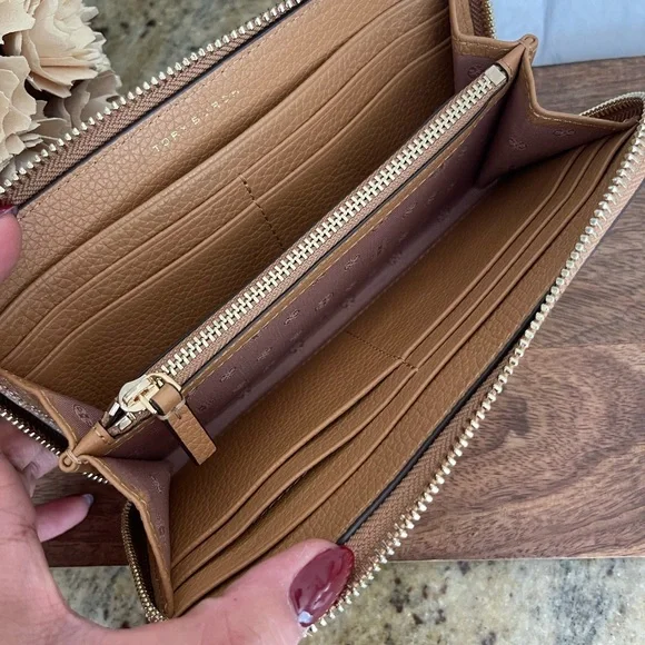 New ❤️ Tory Burch LEATHER ZIP CONTINENTAL WALLET - Picture 3 of 7